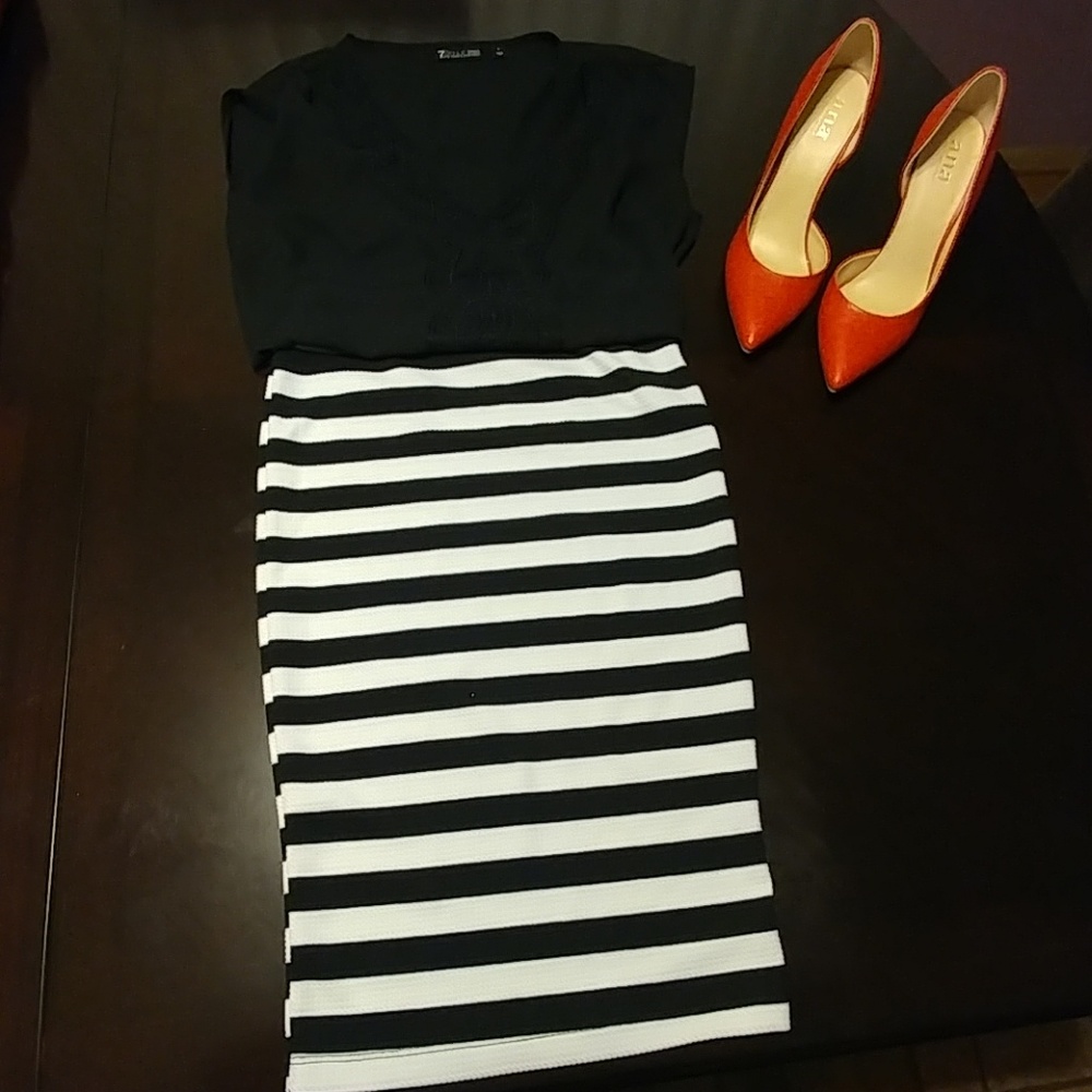 Black and White Pencil skirt